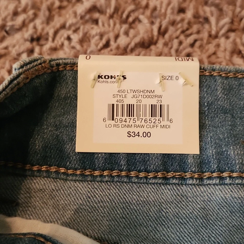 NWT- SO - Blue Midi Jean Shorts w/Distressed Cuff Details - Sz 0 - Picture 4 of 5